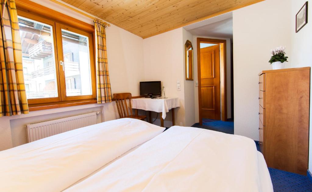 Haus Landbrugg Apartamento Lech am Arlberg Quarto foto